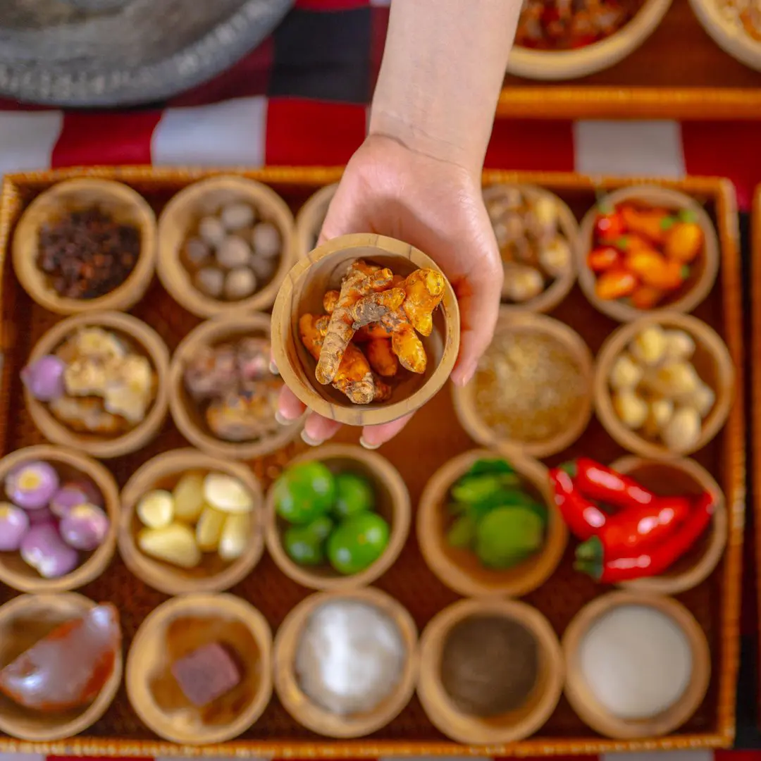 Guests joining interactive cooking class at Canna Bali